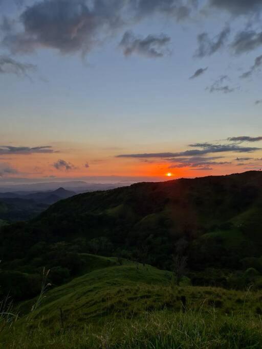 Cattleya Sunset. Lugar Ideal Para Despejarse. Monteverde Buitenkant foto